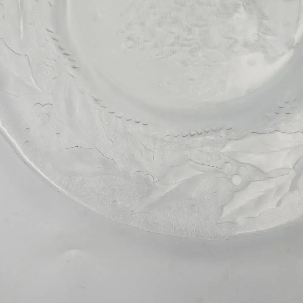 Arcoroc Holly Tree 10.75 Inch Dinner Plate Made of Pressed Crystal Glass